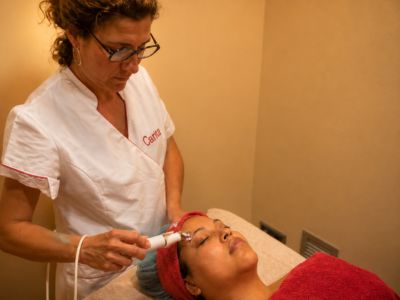 Tractament facial professional - Neteja i hidratació de pell